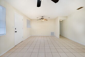 1012 Cadillac Dr in Daytona Beach, FL - Building Photo - Building Photo