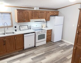 69 Village Ct in Mediapolis, IA - Building Photo - Building Photo