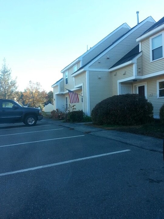 30 Great Falls Dr in Concord, NH - Building Photo