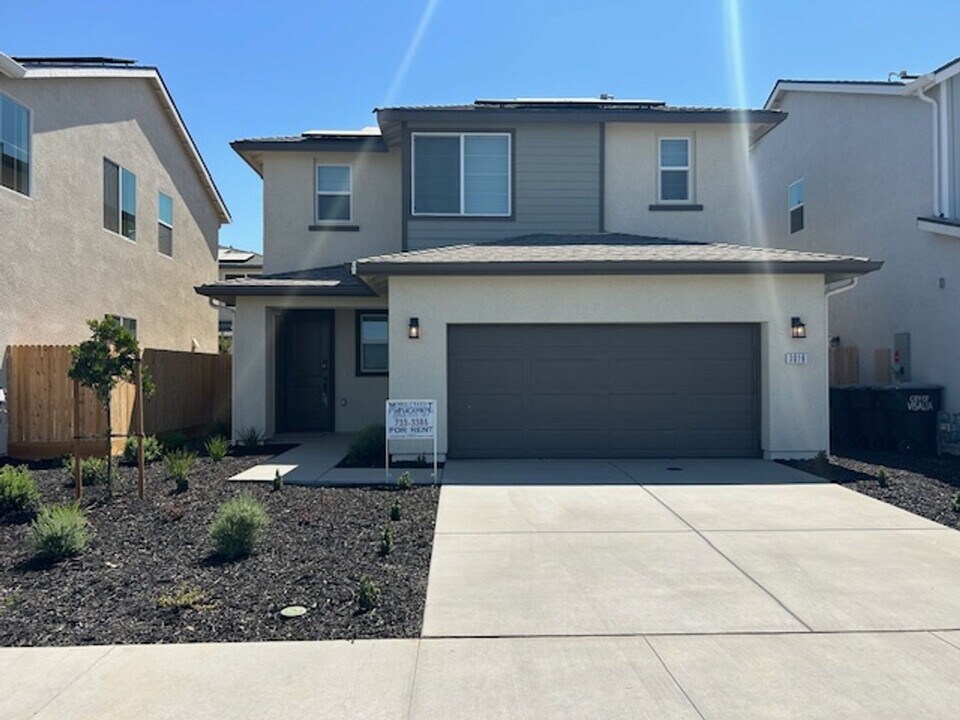 3016 Chapel St in Visalia, CA - Building Photo