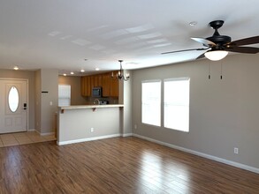 1152 Paradise Desert Ave in Henderson, NV - Building Photo - Building Photo