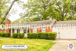 718 S Donaghey Ave in Conway, AR - Building Photo