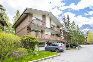 Whiskey Jack in Canmore, AB - Building Photo