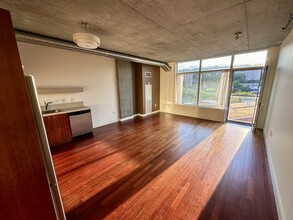1926 W Burnside St in Portland, OR - Foto de edificio - Building Photo