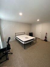 325 Robin Ln in Mcdonough, GA - Foto de edificio - Building Photo