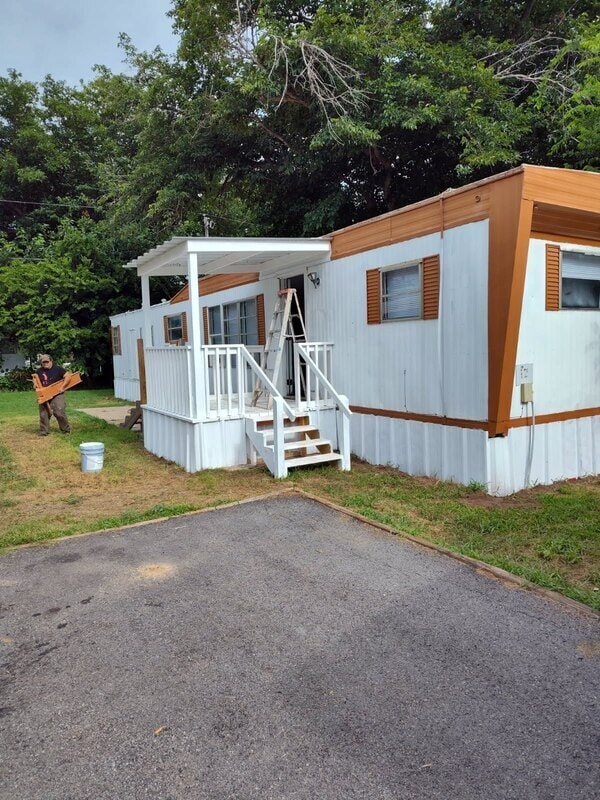 property at 209 S Ave B