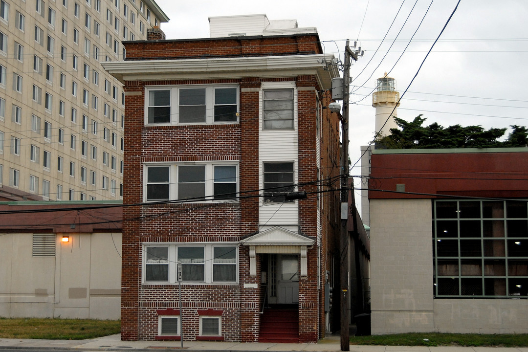 315 Oriental Ave in Atlantic City, NJ - Building Photo