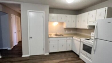 210 Hendricks Blvd in Chattanooga, TN - Foto de edificio - Building Photo