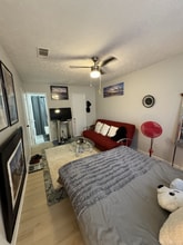 5788 Sheldon Ct in Atlanta, GA - Building Photo - Building Photo