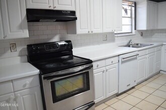 136 N Festival Dr in El Paso, TX - Building Photo - Building Photo