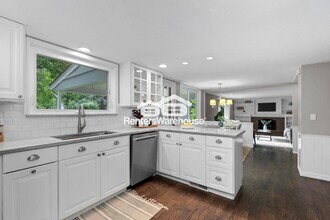 3966 S Magnolia Way in Denver, CO - Building Photo - Building Photo
