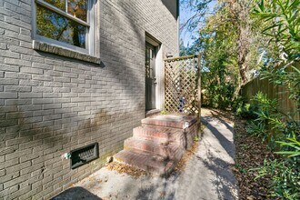 552 Savannah Hwy in Charleston, SC - Building Photo - Building Photo