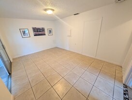 1818 Rhoades Terrace in Sarasota, FL - Building Photo