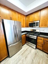 4060 Glencoe Ave, Unit 309 in Marina Del Rey, CA - Foto de edificio - Building Photo