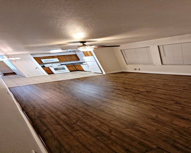 8290 MacArthur Blvd, Unit C in Oakland, CA - Foto de edificio - Building Photo
