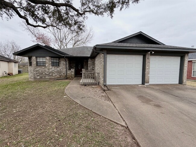 property at 2712 Monroe Ave