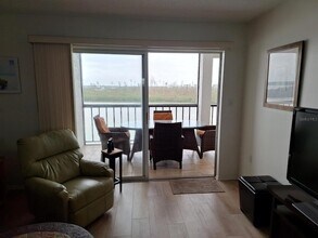 9397 Midnight Pass Rd, Unit 603 in Sarasota, FL - Building Photo - Building Photo