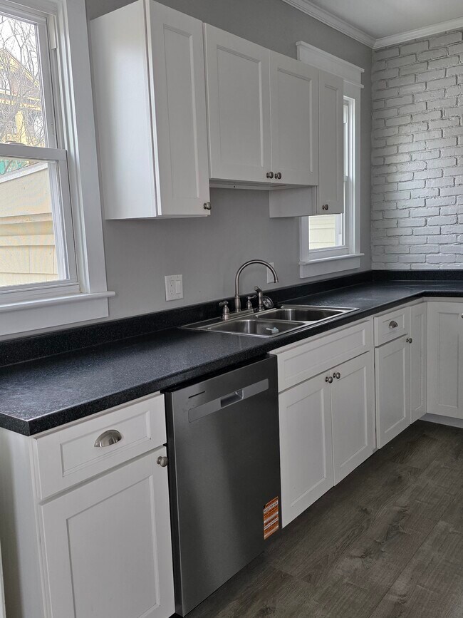 174 Elm St in North Attleboro, MA - Building Photo - Building Photo