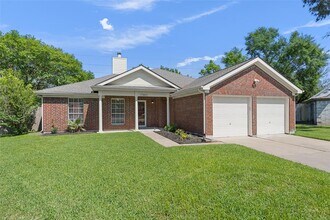 17402 Eastwood Cir in Houston, TX - Building Photo - Building Photo