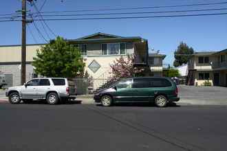 119 Willow St in Redwood City, CA - Building Photo - Building Photo