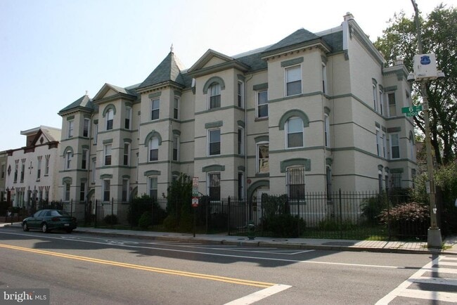 property at 1040 6th St NE