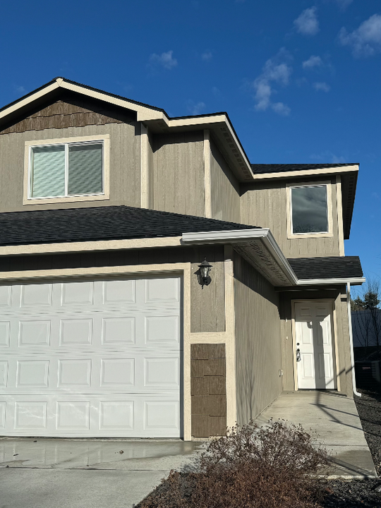 404 S Raymond Ln in Spokane Valley, WA - Building Photo