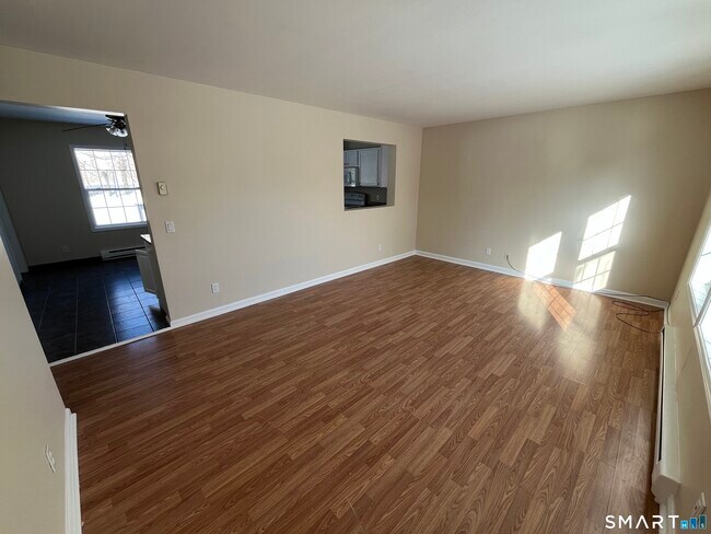 27 Thomas St in New Britain, CT - Building Photo - Building Photo