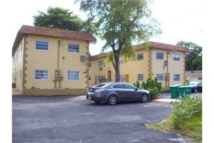 1000-1002 NW 2nd St in Fort Lauderdale, FL - Building Photo