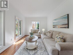 8 Tivoli Ave in Richmond Hill, ON - Building Photo - Building Photo