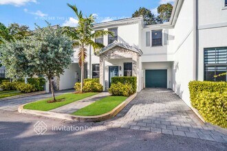 1643 SW 28th St in Fort Lauderdale, FL - Foto de edificio - Building Photo