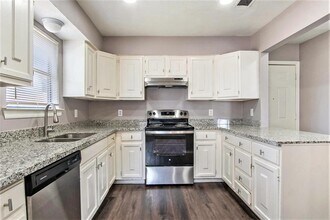 11617 Vistawood St in Willis, TX - Building Photo - Building Photo