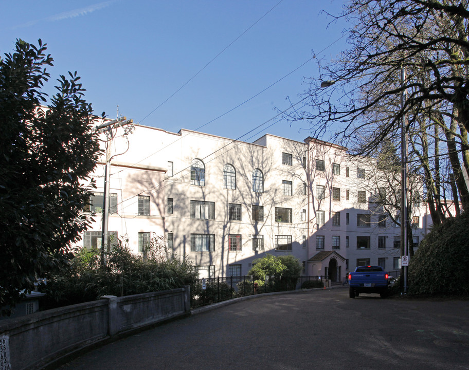 Envoy Apartment in Portland, OR - Building Photo