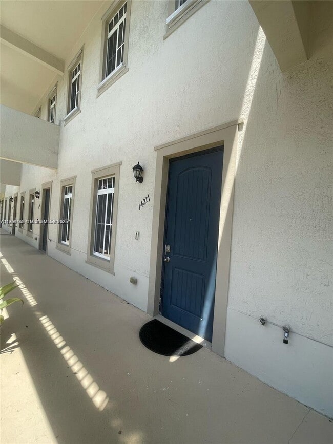 14217 SW 274th St in Homestead, FL - Building Photo - Building Photo