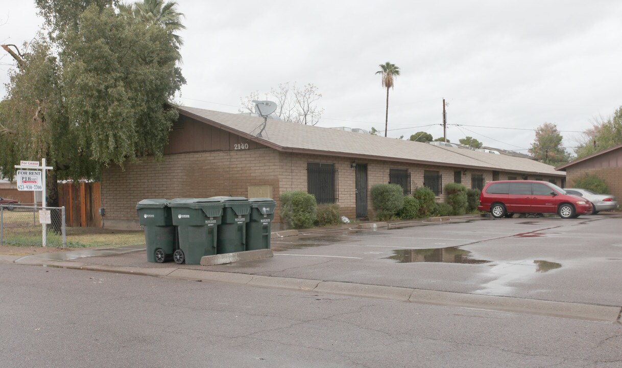 2140 W Vista Ave in Phoenix, AZ - Foto de edificio