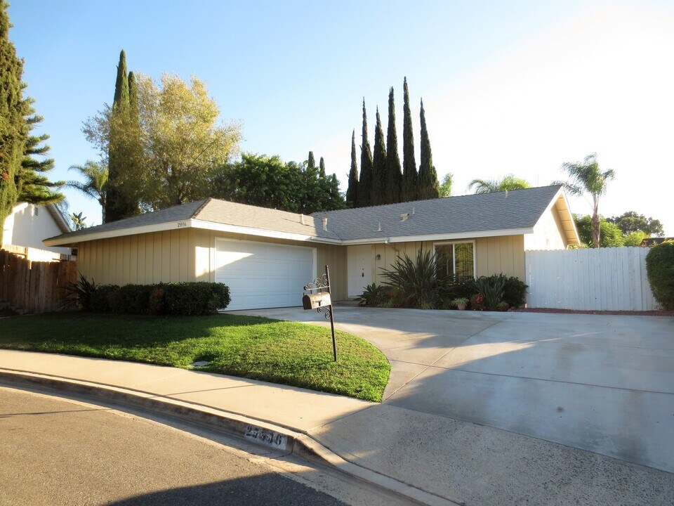 25936 Vía Del Sur in Mission Viejo, CA - Building Photo