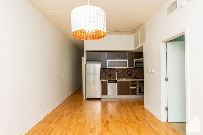 650 W Wayman St in Chicago, IL - Building Photo - Building Photo