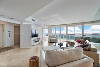 1000 S Pointe Dr, Unit 1903 in Miami Beach, FL - Building Photo - Building Photo