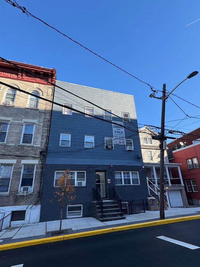 property at 552 38th St