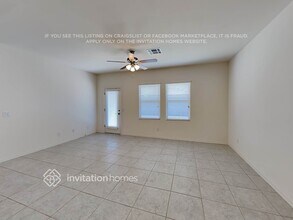 6333 W Latona Rd, Unit D101 in Phoenix, AZ - Building Photo - Building Photo