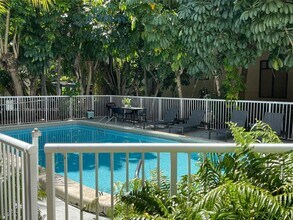 130 Mendoza Ave in Coral Gables, FL - Building Photo - Building Photo