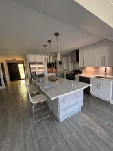 400 Capri Blvd in Treasure Island, FL - Building Photo - Building Photo