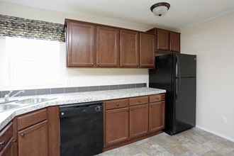 Broadmore Estates in Goshen, IN - Foto de edificio - Interior Photo