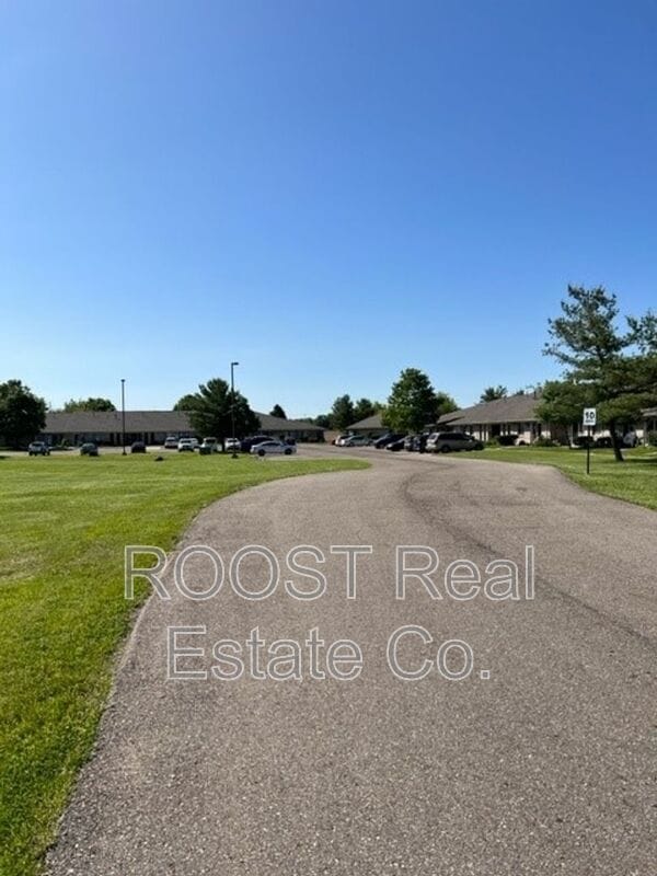 339 Lewis B Moore Dr in Urbana, OH - Building Photo - Building Photo