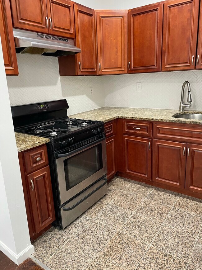 5258 Post Rd in Bronx, NY - Building Photo - Building Photo