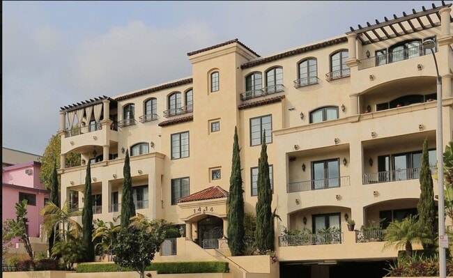 property at 1414 S Beverly Glen Blvd