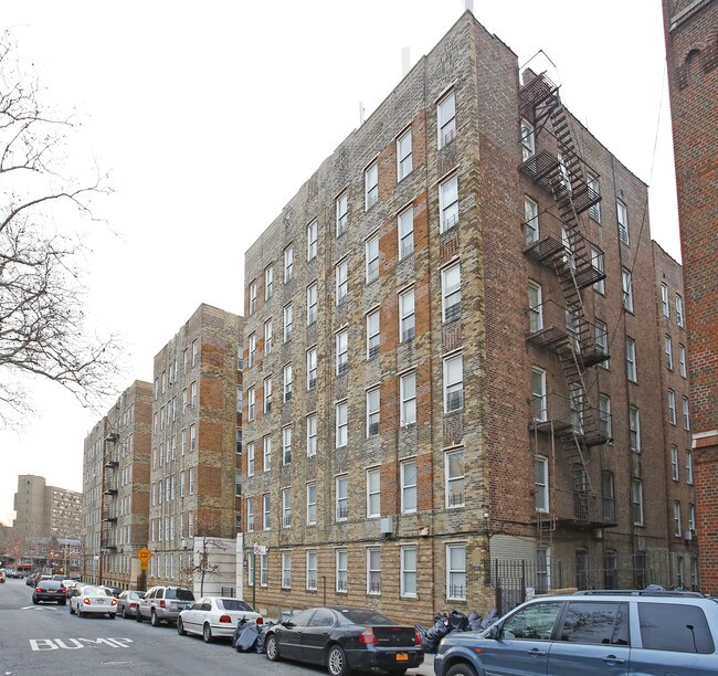 1024 Montgomery St in Brooklyn, NY - Building Photo - Building Photo