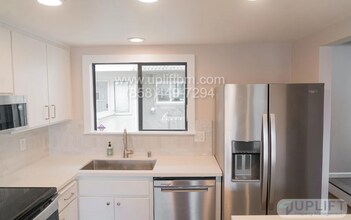2030 Felspar St in San Diego, CA - Building Photo - Building Photo