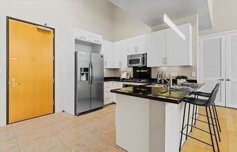 1050 Island Ave in San Diego, CA - Building Photo - Building Photo