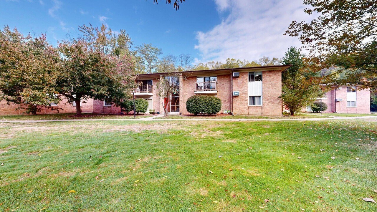 1257 Island Dr in Ann Arbor, MI - Building Photo
