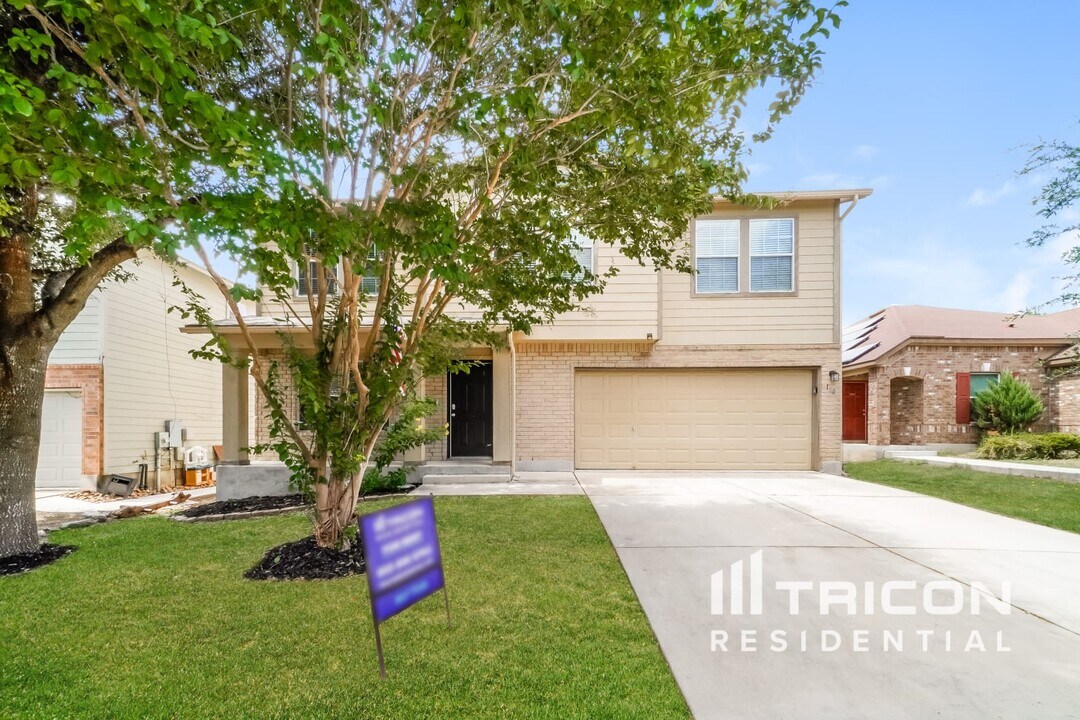 160 Hinge Path in Cibolo, TX - Foto de edificio